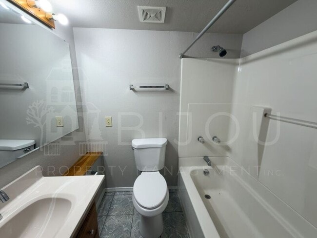 Building Photo - 963 Bayfield Way