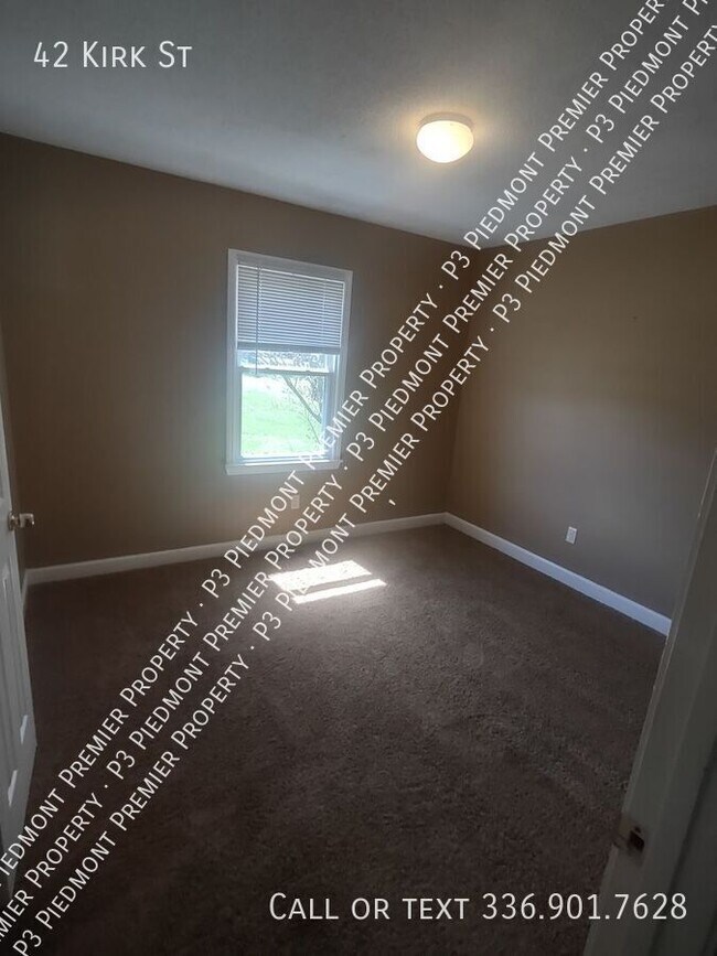 Building Photo - 42 Kirk St