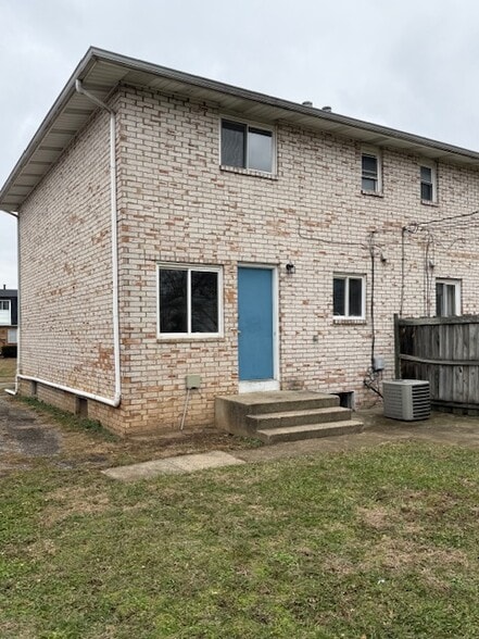 Building Photo - 4568 Harbor Blvd