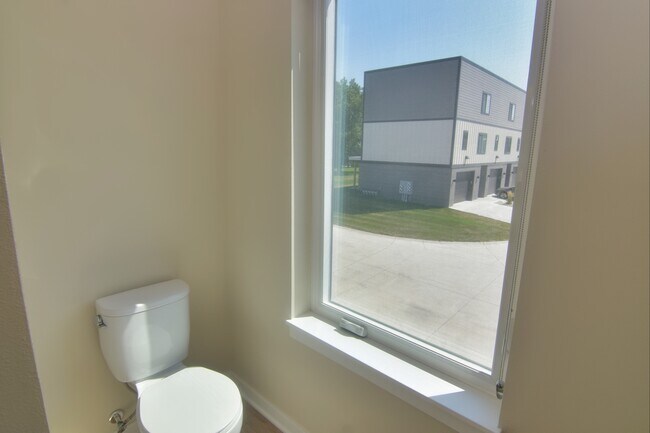 Building Photo - 29 Crosby Park Dr