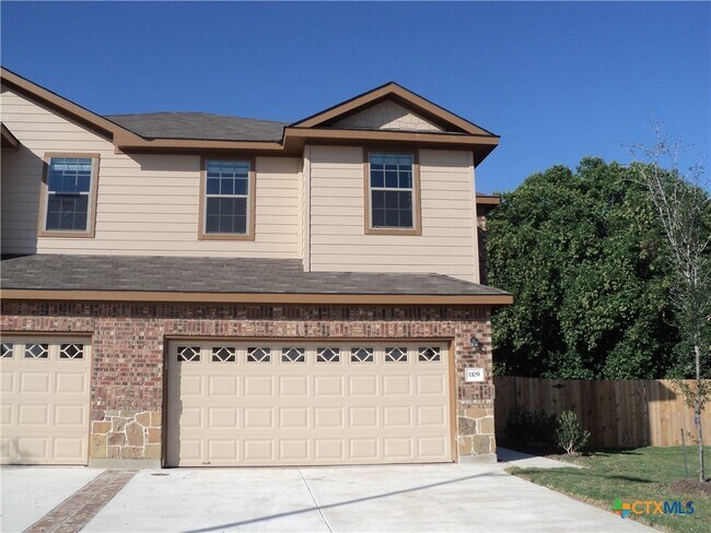 Building Photo - 1109 Brown Rock Dr