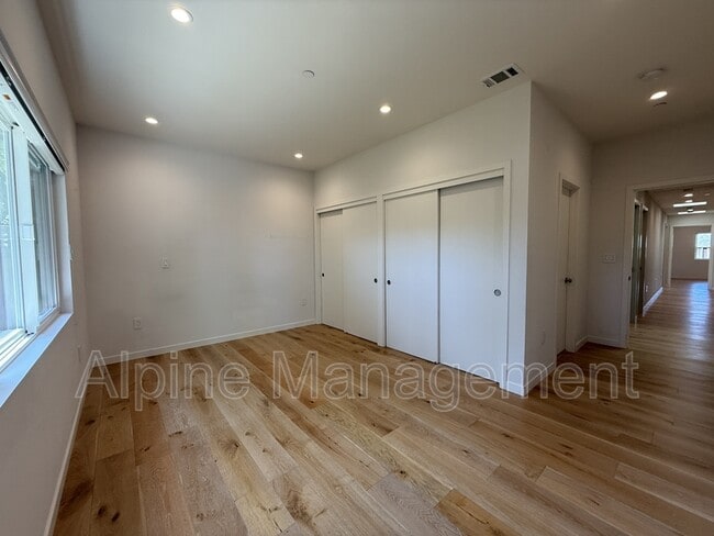 Building Photo - 1163 W Iowa Ave