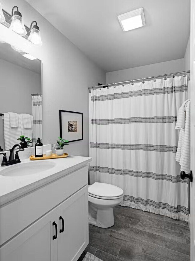 Building Photo - New Beginnings Start At AMRR: 4 bedroom / 2 bath in Apple Crossing!