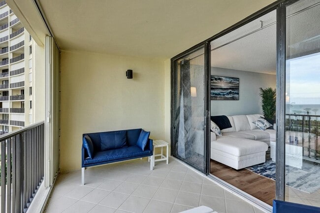 Building Photo - 300 Ocean Trail Way