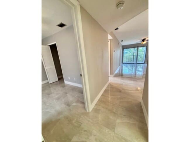 Building Photo - 2 Bedroom 2 Bath Apartments! Multiple Unit...
