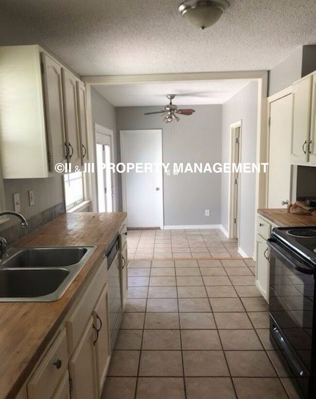 Building Photo - 2001 W 85th Terrace