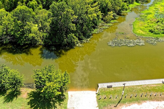 Building Photo - 9572 Darkwood St