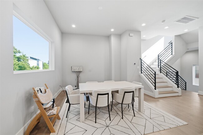 Building Photo - 1615 Wheeler Ave