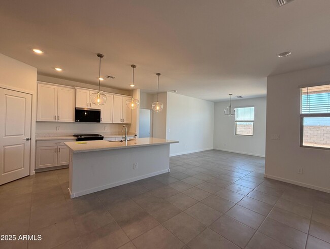 Building Photo - 3814 S 87th Dr
