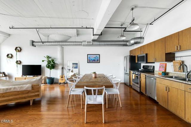 Building Photo - 200 N San Fernando Rd