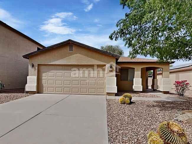 Primary Photo - 1212 E Renegade Trl