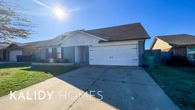 Building Photo - 8401 Azurewood Dr