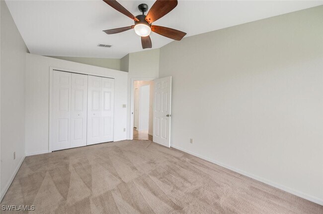 Building Photo - 1094 Grove Dr