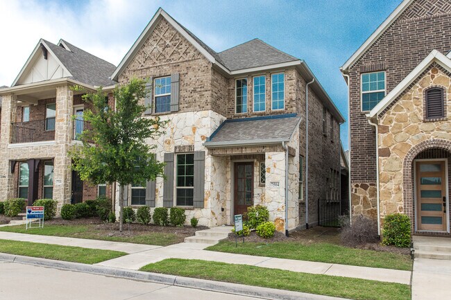 Building Photo - 7504 Palisades Dr