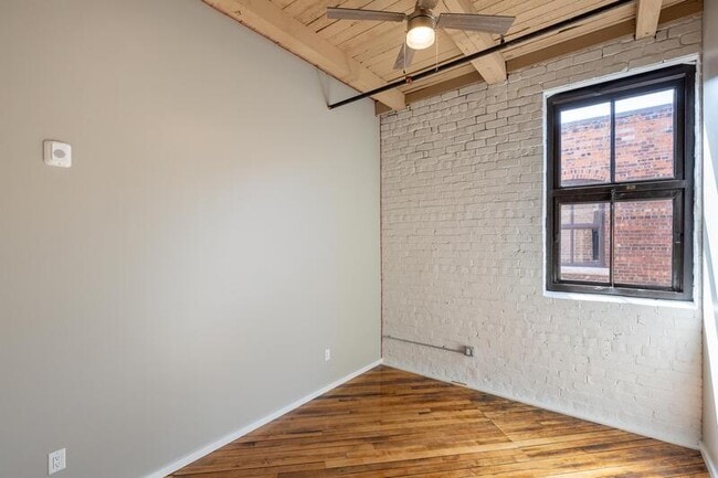 Building Photo - 116 N 4th St