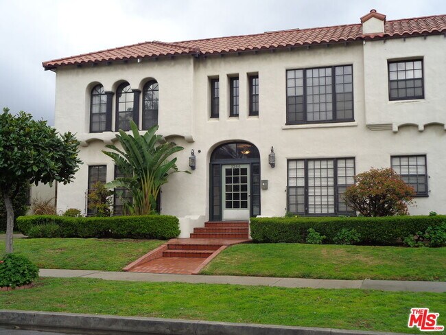 Building Photo - 1266 S Citrus Ave