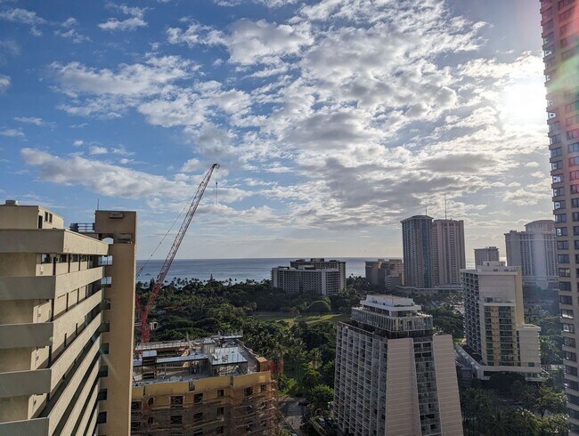 Building Photo - 1557