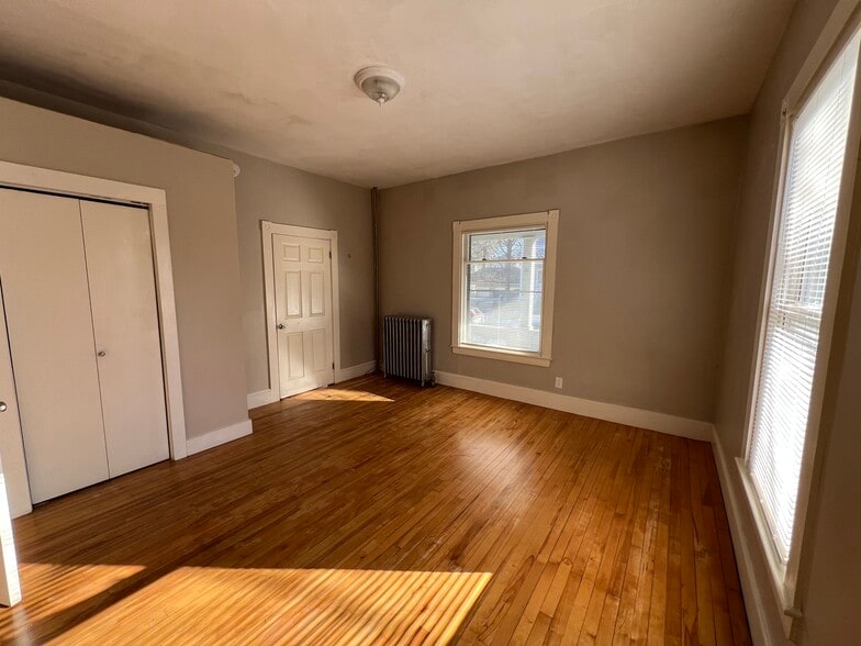 Building Photo - 21 William St