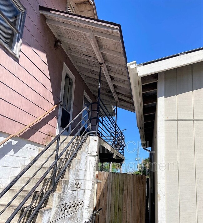 Building Photo - 226 Pierce Ave