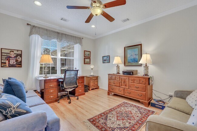 Building Photo - "Spacious Golf and Lagoon View 2 Bed, 2 Bath Rental Home in Sun City!