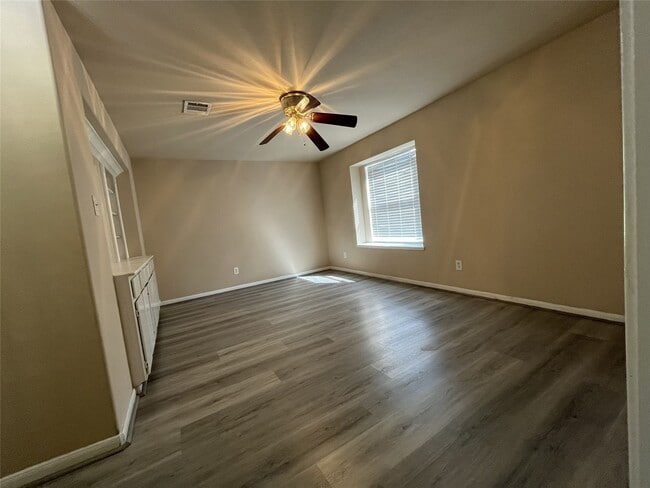 Building Photo - 2903 Surrey Trail Ln