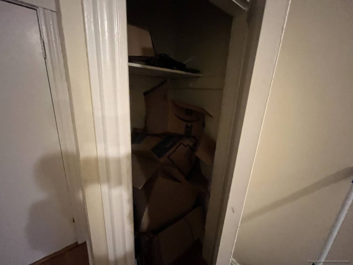 Building Photo - 1140 River St