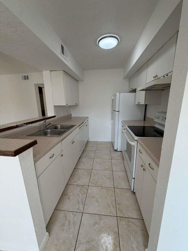 Building Photo - 815 Boynton Beach Blvd