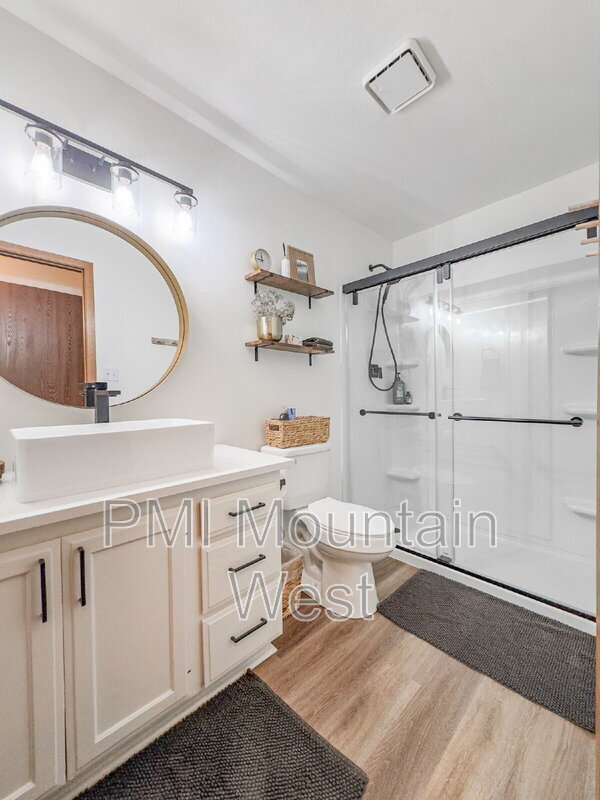 Building Photo - 339 E 600 S