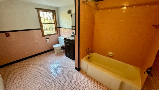 Building Photo - 45 Hoppen Rd