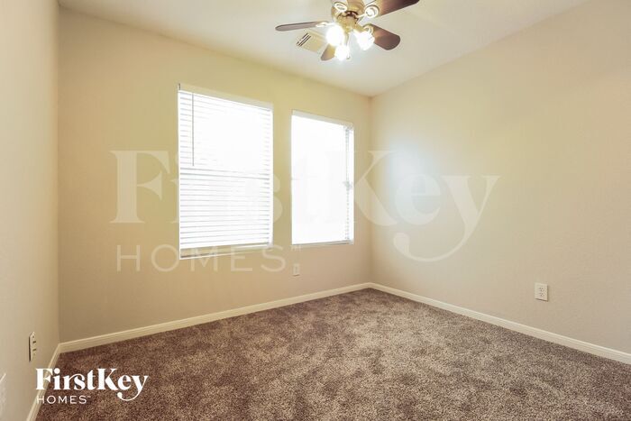 Building Photo - 7223 Foxcrest Ln