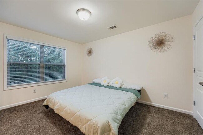 Building Photo - 1240 Grayson Oaks Dr