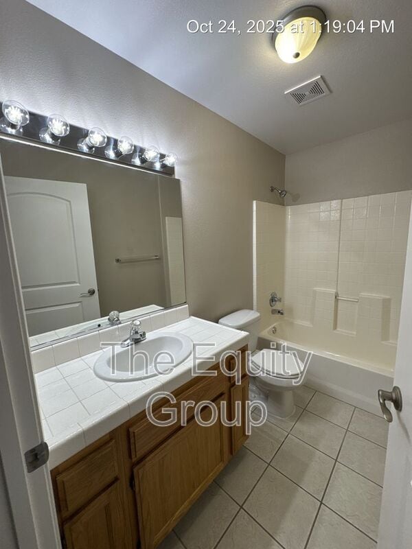 Building Photo - 2918 N Terrace St