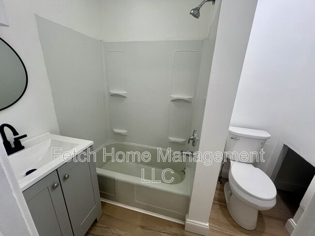 Building Photo - 312 N Reservoir St