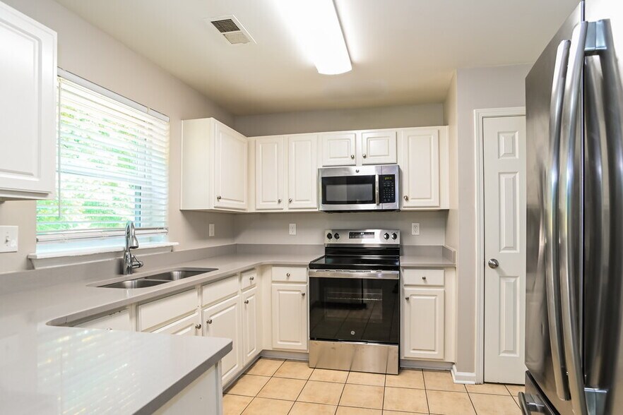 Building Photo - 7424 Baylor Way Ct