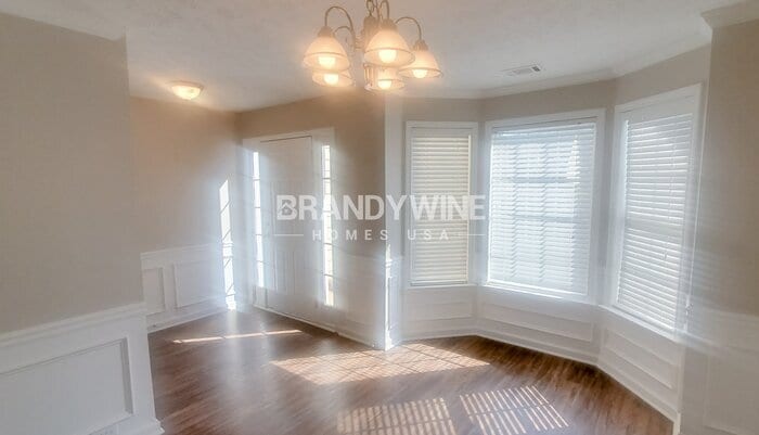 Building Photo - 2801 Driftwood Ct