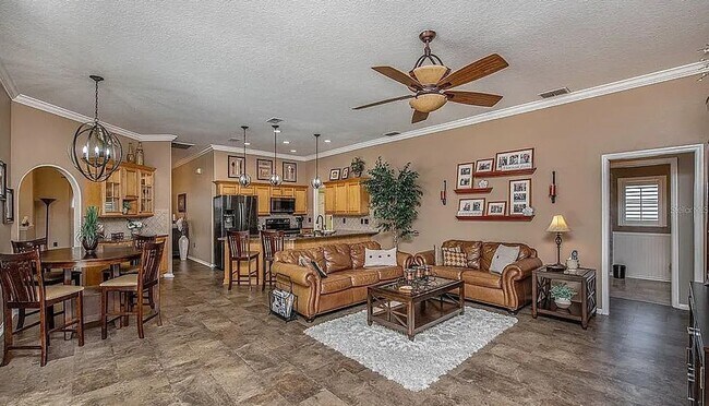 Building Photo - Beautifully updated Pool Home!!