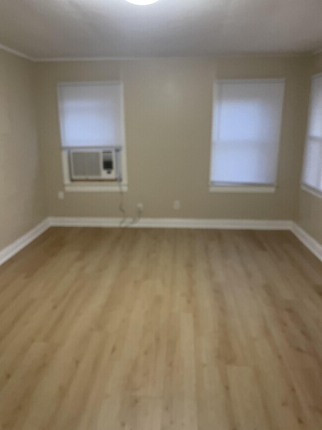 Building Photo - 504 Pearl St