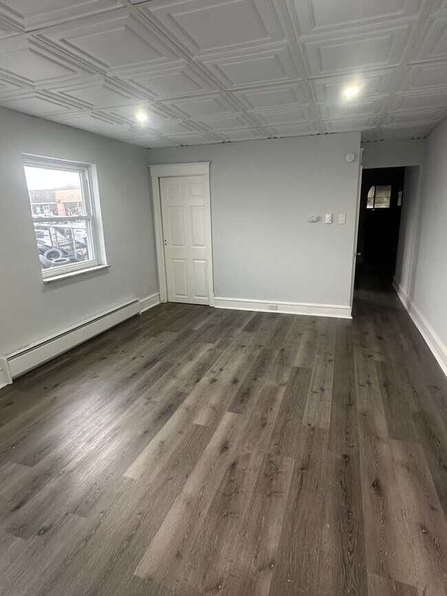 Building Photo - 217 Wiltshire Rd