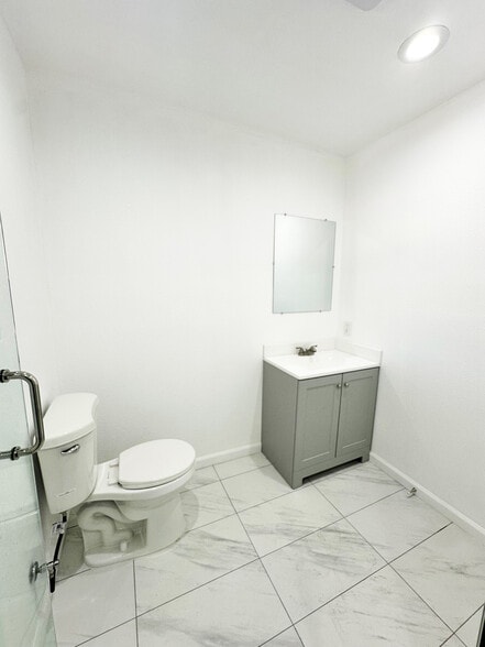 Unit 3 bathroom - 437 E 8th St