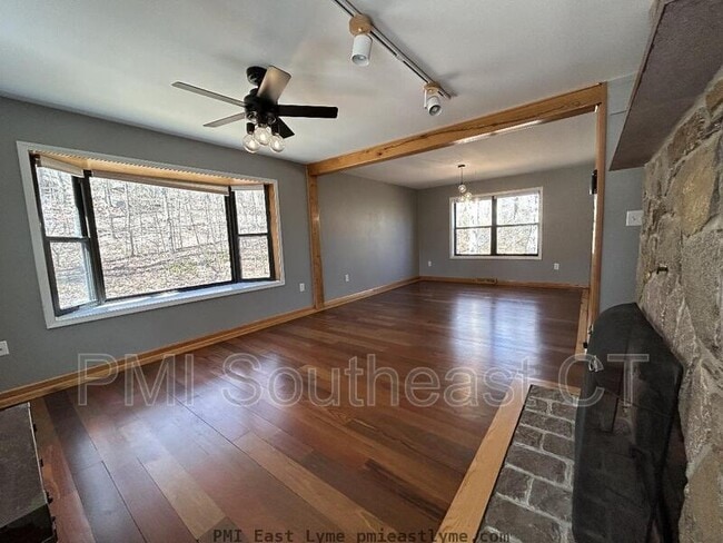 Building Photo - 349 West Rd