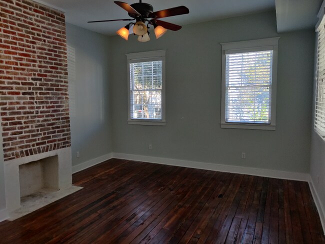Building Photo - Renovated Historic Charleston Single