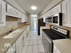 Building Photo - 2030 Voltaire St