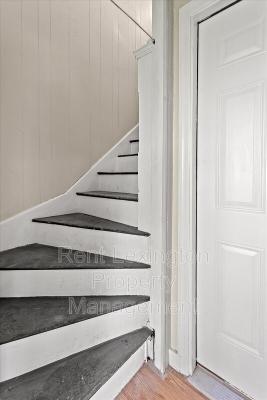 Building Photo - 306 E High St