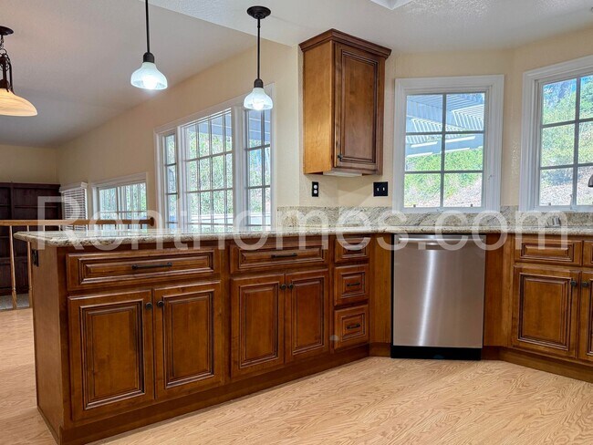 Building Photo - 10384 Barrywood Way