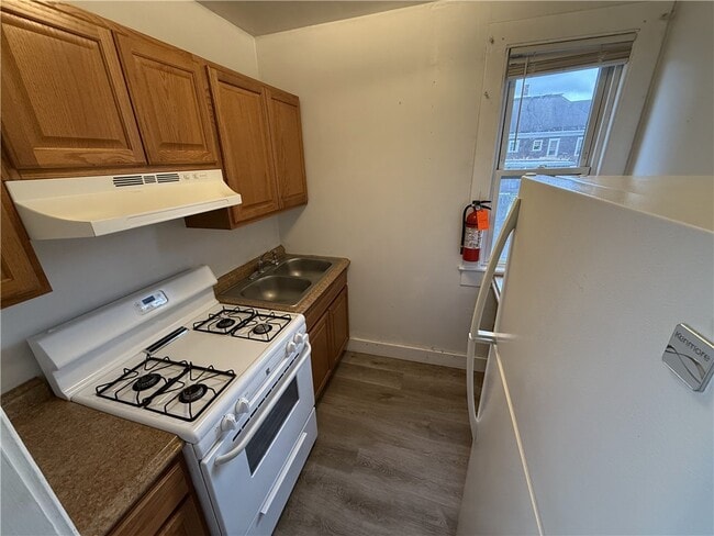 Building Photo - 65 Ford Ave