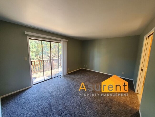 Building Photo - Amazing Property on 1.25 Acres Available in October! 3 Bed/2 Bath Plus Office Space and Shop