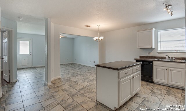 Building Photo - 11243 Country Canyon