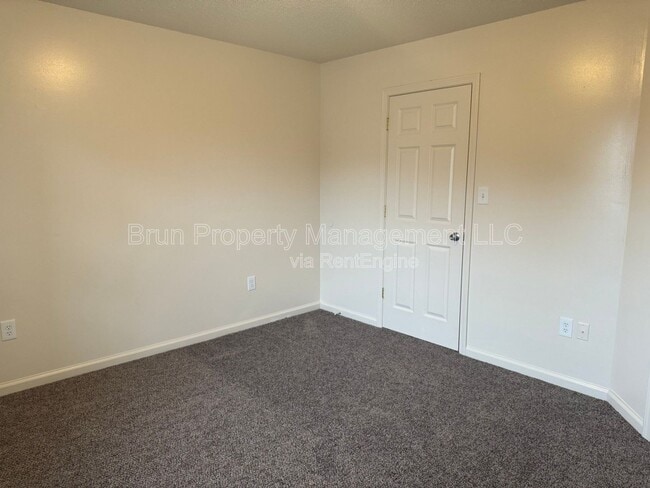 Building Photo - 5606 Boxwood Garden Way