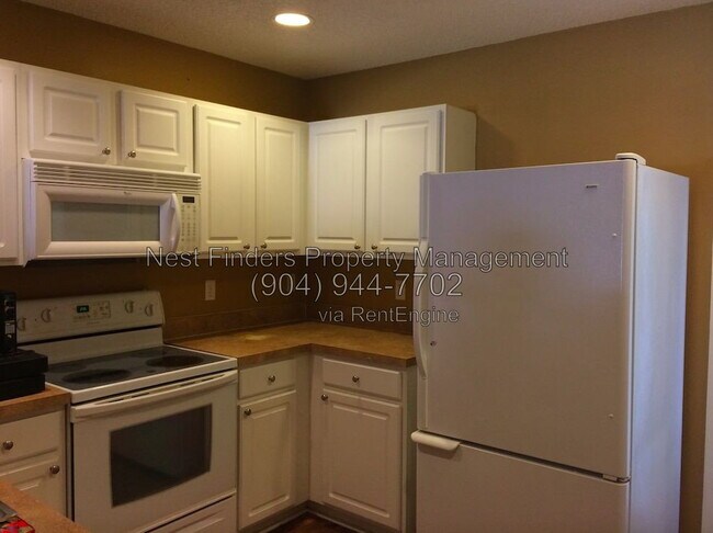 Building Photo - 336 Redwood Ln