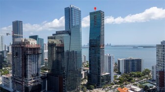 Building Photo - 1451 Brickell Ave